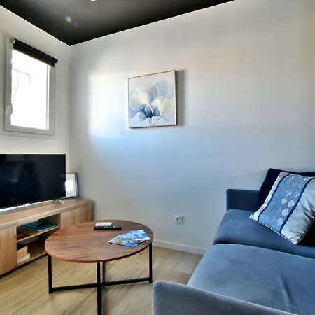 Centre Grand Neuf Climatise +balcon شقة