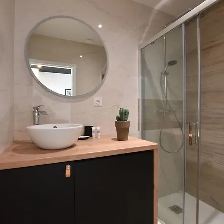 Centre Grand Neuf Climatise +balcon Apartment *